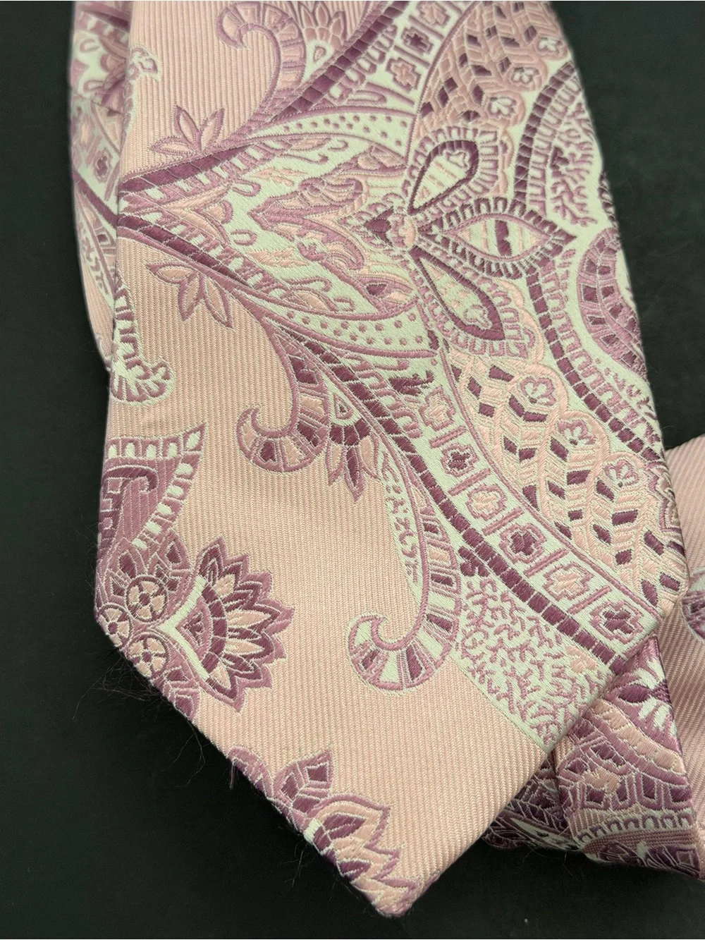 Sean John Pink Floral Classic Men’s 100% Silk Tie